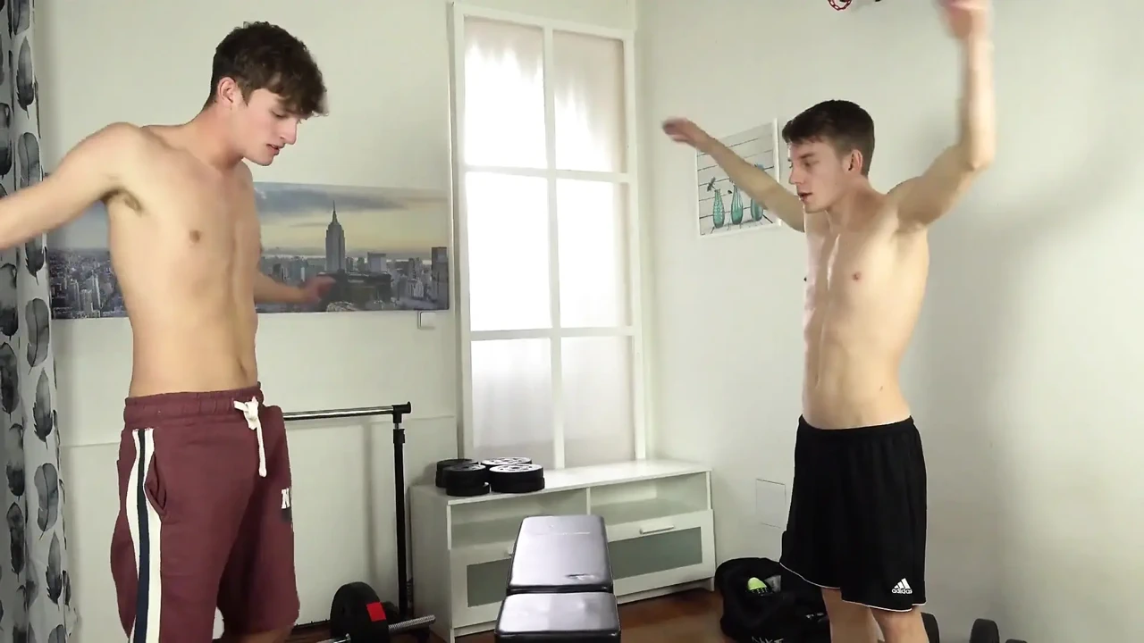 Sport, shower and hot sex between twinks