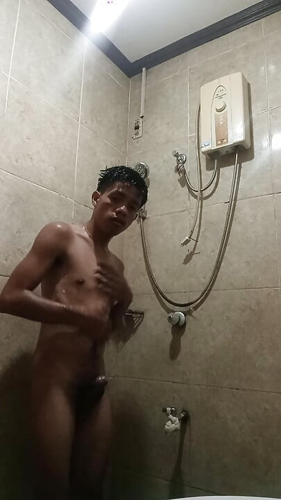 #1 Creator Jameson Official Gets Soaked: Shower Piss & Cum