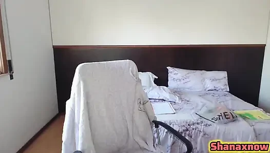 Pertunjukan liveku lagi pamer wajahku dengan stoking nilon fetish hitam