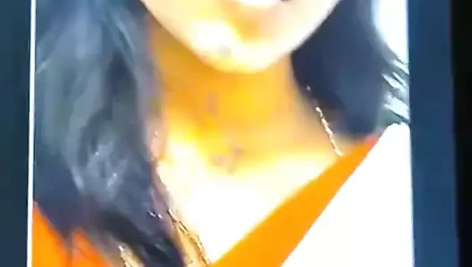Sridivya her gün sert oynuyor
