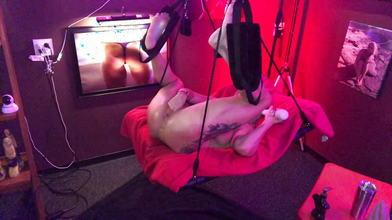 Hot Blonde gets Royal Treatment before taking Huge Butt Plug
