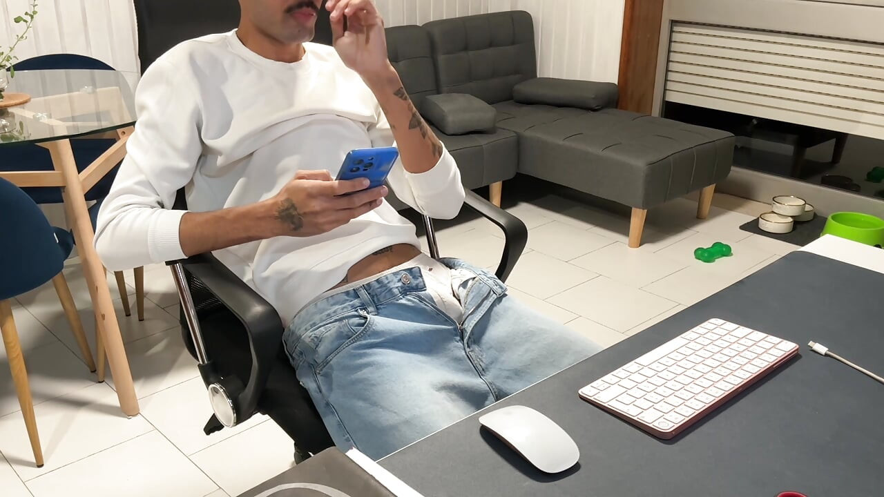 Skinny guy in jeans, pulls his dick out and jerks off on webcam.