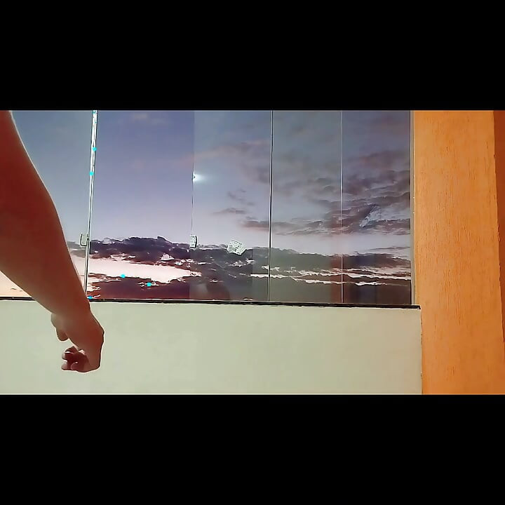 The Student Showed Himself on the Balcony of the New House to Be Seen.