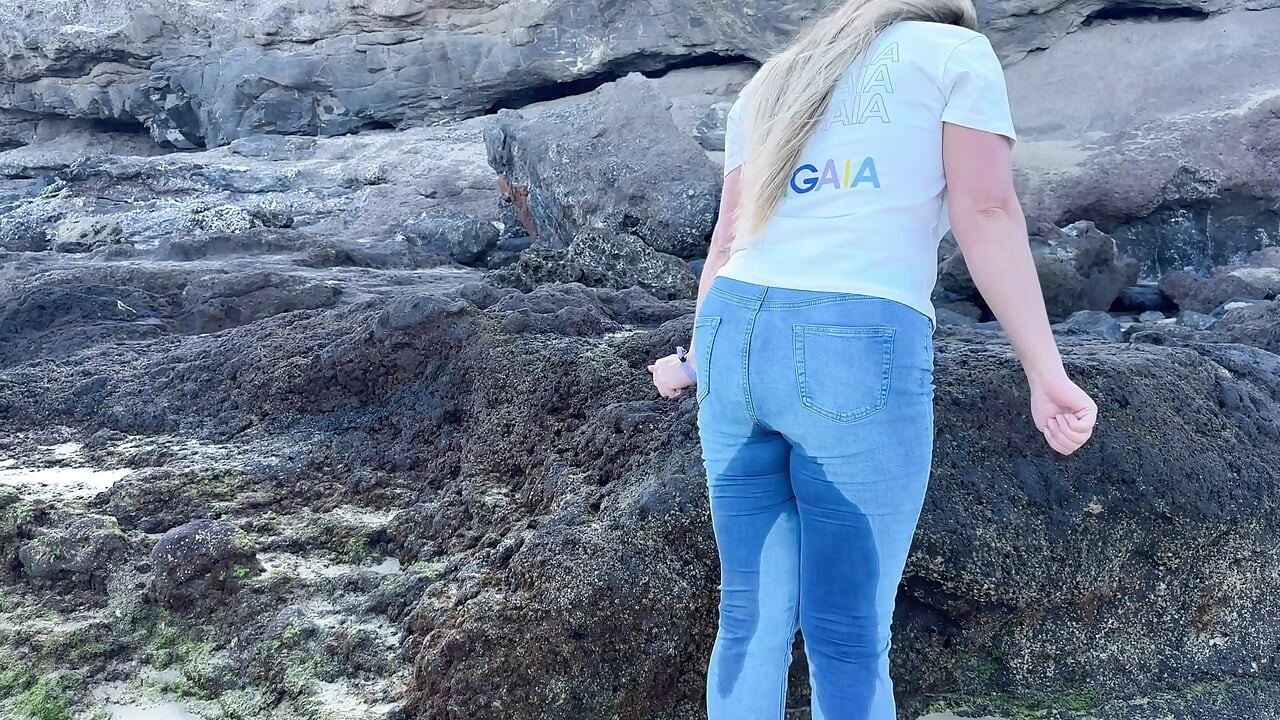 Peeing in Tight Jeans on the Beach