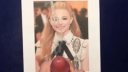 chloe moretz için haraç