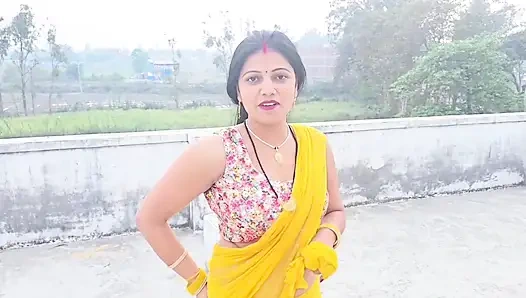 Tetangga melihat Komal mengobelnya, meraih tanahnya dan menariknya ke bawah, lalu kencing di atasnya