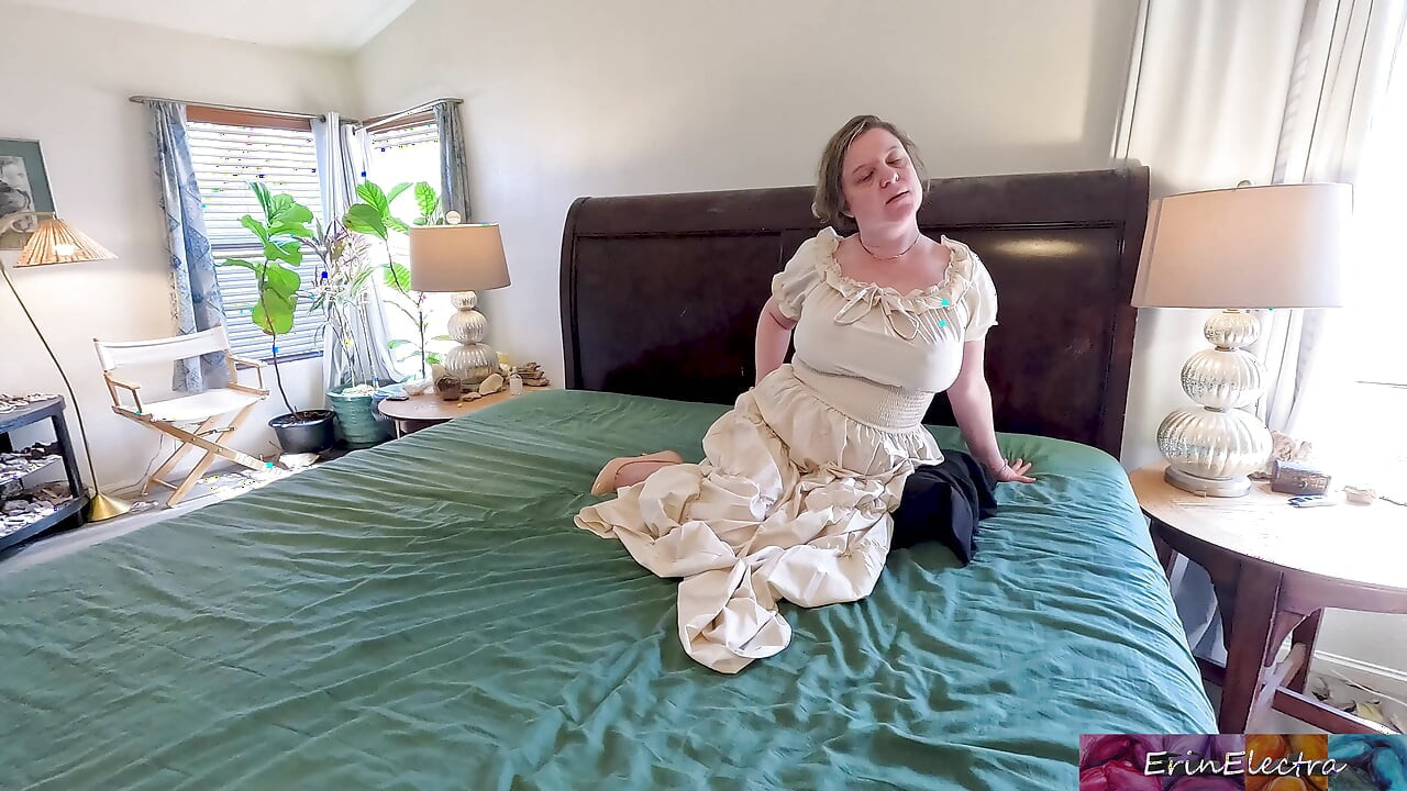 Stepmom needs sperm to get pregnant and lets stepson put it deep inside her pussy
