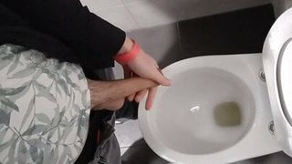 Pissing compilation Vol 1 - Snauwflake shows his big dick