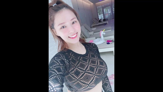 Taiwan sexy celebrity Xiong Xiong Jerk Off Challenge
