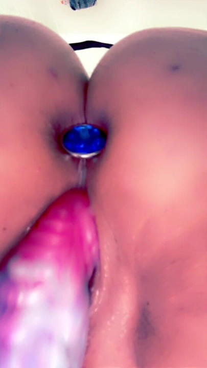 Close up of solo PAWG fucking herslf with big dildo and butt plug