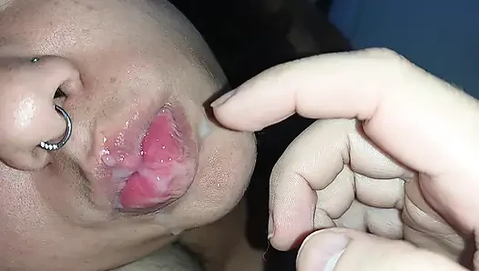 KÜÇÜK KALTAK YÜZÜNE BOŞALMAK ISTIYOR, GAVAT TÜM AZGıNLıKLA DOLUYOR