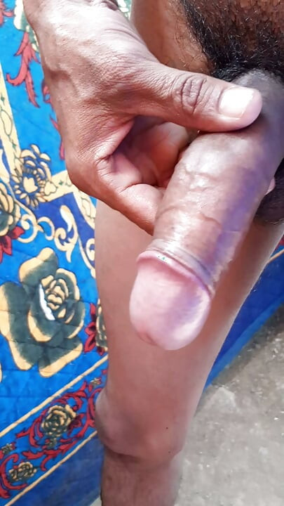 Corrida al aire libre - gran polla india hombre masturbación con la mano
