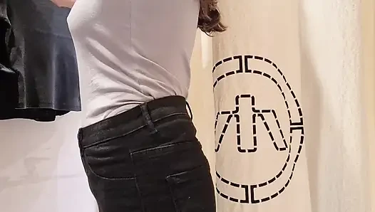 flashing tits in the fitting room with the curtain open