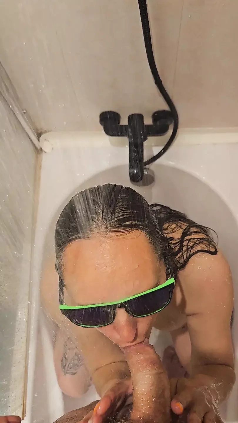 Wild sexy wife dripping bath blowjob and handjob with blazing nails.pov.real homemade
