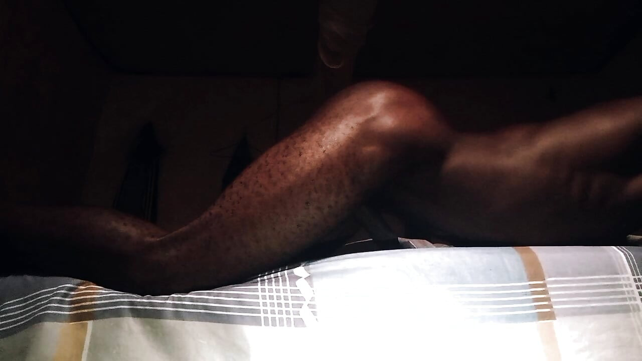 Video.Guru Innocently humping bed ends up with cummin and squirts your ex oh the other side
