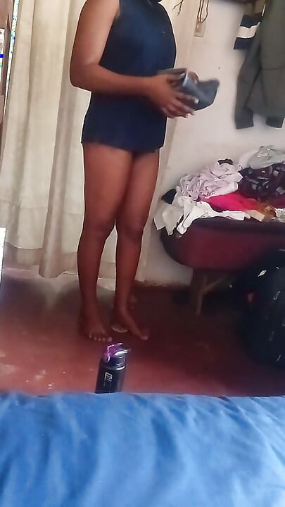 Natural African brunette showing everything in the bedroom