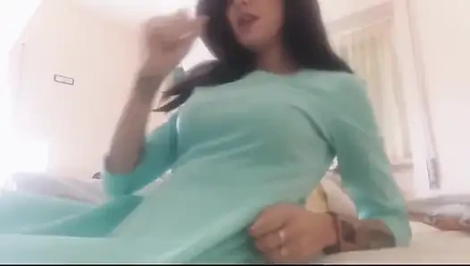 Master! Kölenin yarağa ihtiyacı var