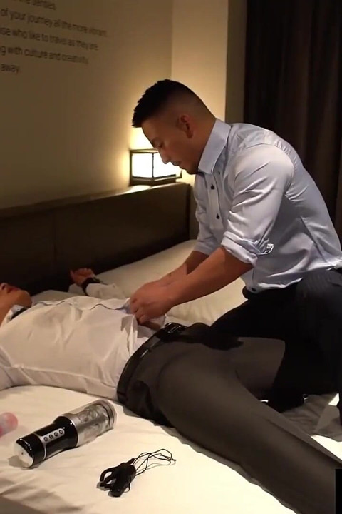 İtaatkar Kosuke hiroya dominant yarak tedaviyi seviyor