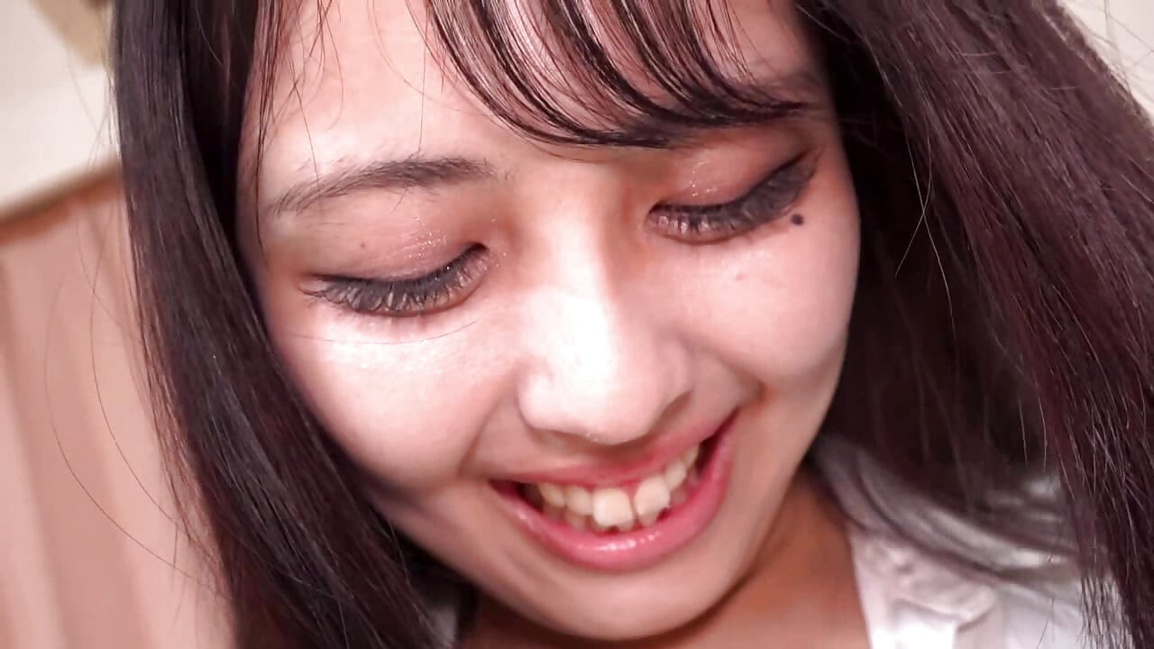 松島伊羅葉擁抱並操弄一個對丈夫感到厭倦的已婚婦女