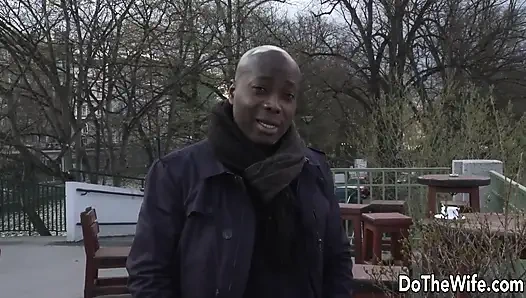 Şehvetli evli kadın nikky dream her delikten büyük zenci alıyor