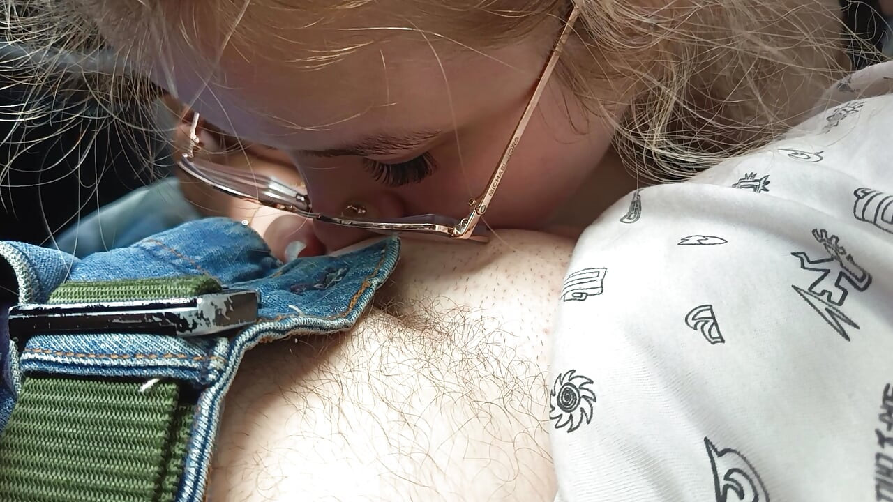 車裡的婊子狠狠口交