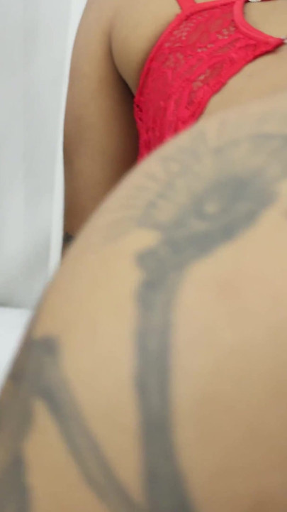 Mibby ve Sasha birbirlerine osuruyor!