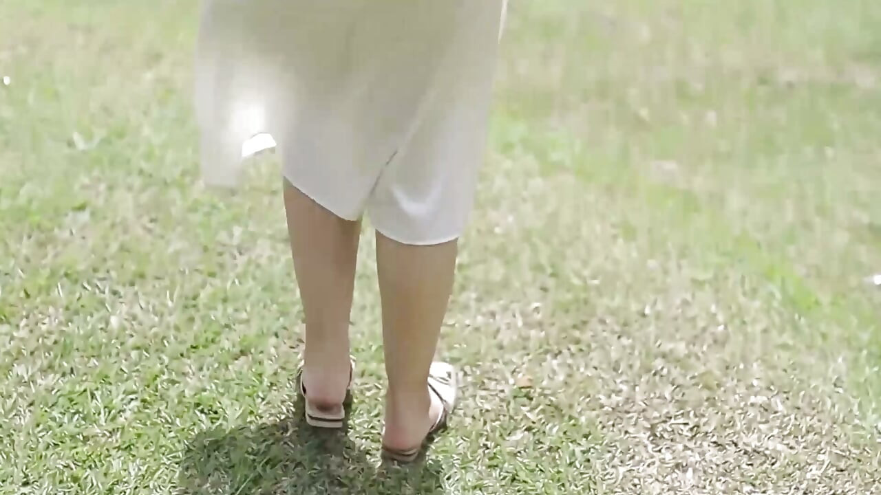 最新のインドネシアBokepパークにいるヒジャブの女の子