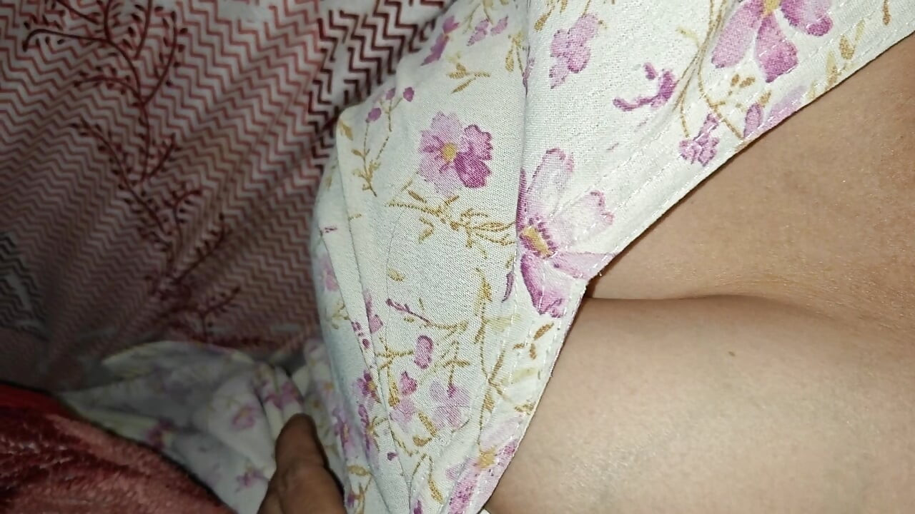 Üvey kız kardeşimin ağzına boş verdim.