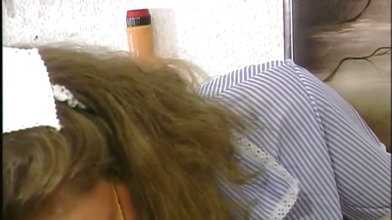 Vurige roodharige milf neemt elke centimeter diep