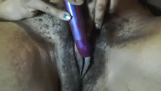 amature dark skin girl cums playing with chaos vibrater.