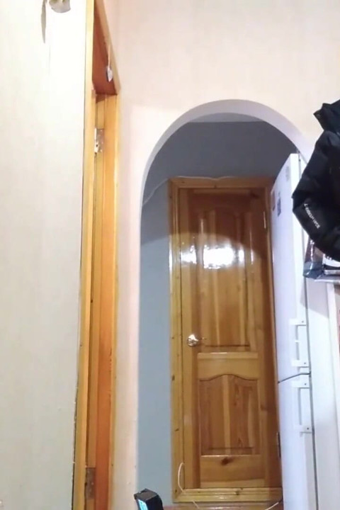 I tried out a sex toy for my husband on a courier 2