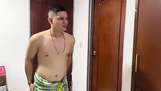 Big Ass Latina Neighbor Goes Online and Ends up Fucked When She Sees My Huge Cock