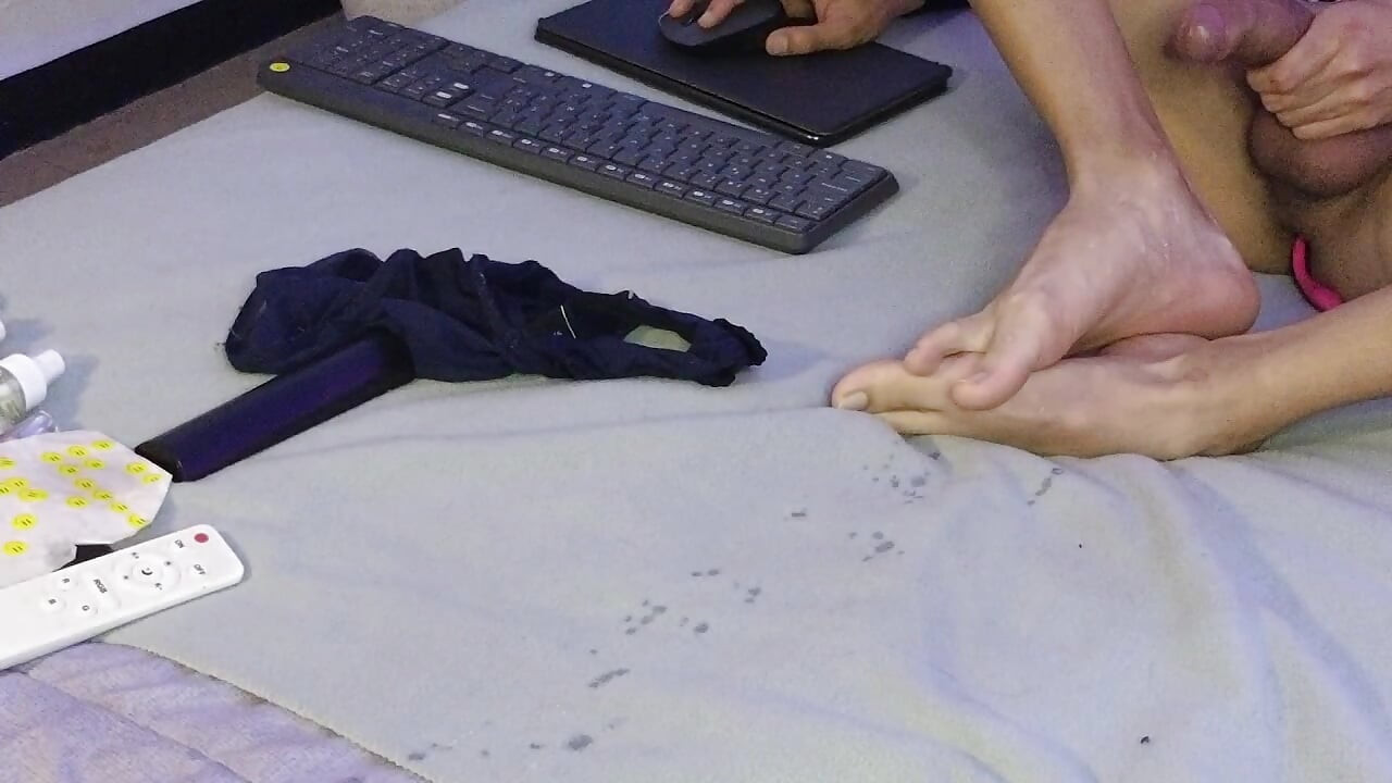 Cum on My Feet