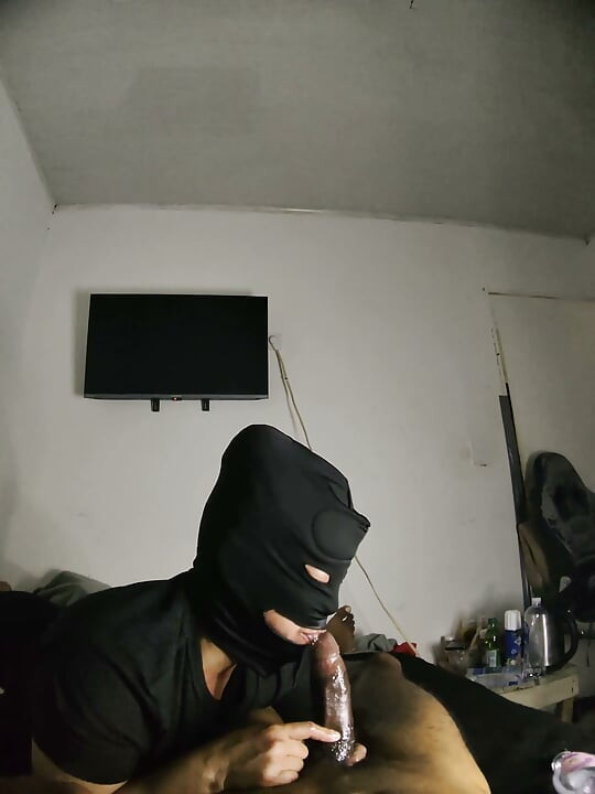 Throat Champ Black Mask
