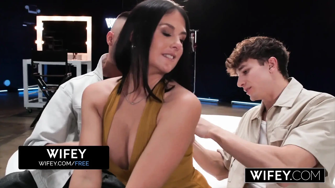 Chồng vợ xem cô vợ hứng tình của anh ấy sienna rae bị đút đôi trước mặt anh ấy