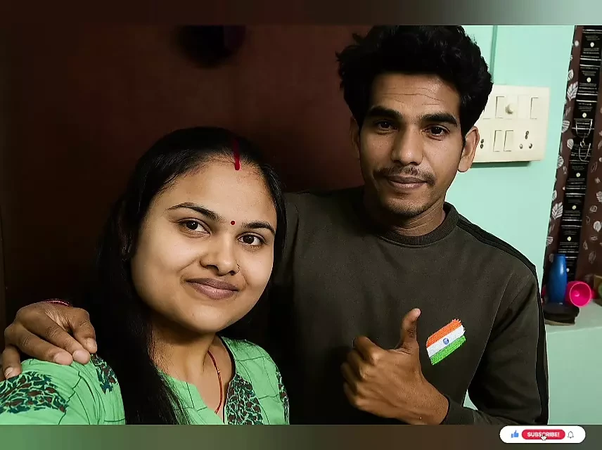 Indiai desi boldog függetlenség napját Új boldog gyönyörű pár beltéri ágy By -Snapchat143