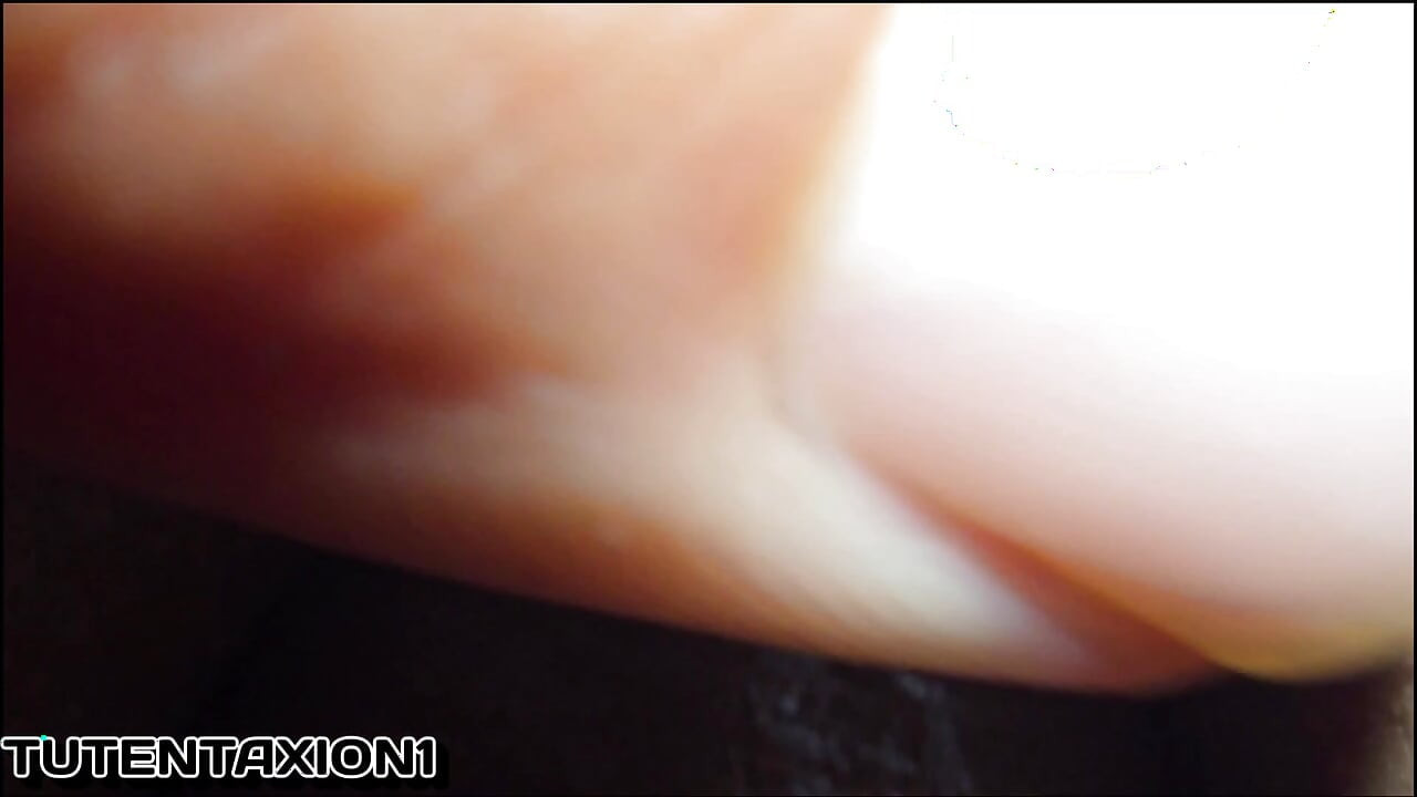 COMMENT UNE BITE PÉNÈTRE LE PETIT CUL DE SA BELLE-FILLE DE 18 ANS