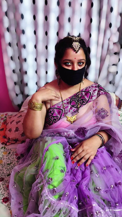 Όμορφη ινδική σέξι καυτή γυναίκα Randi