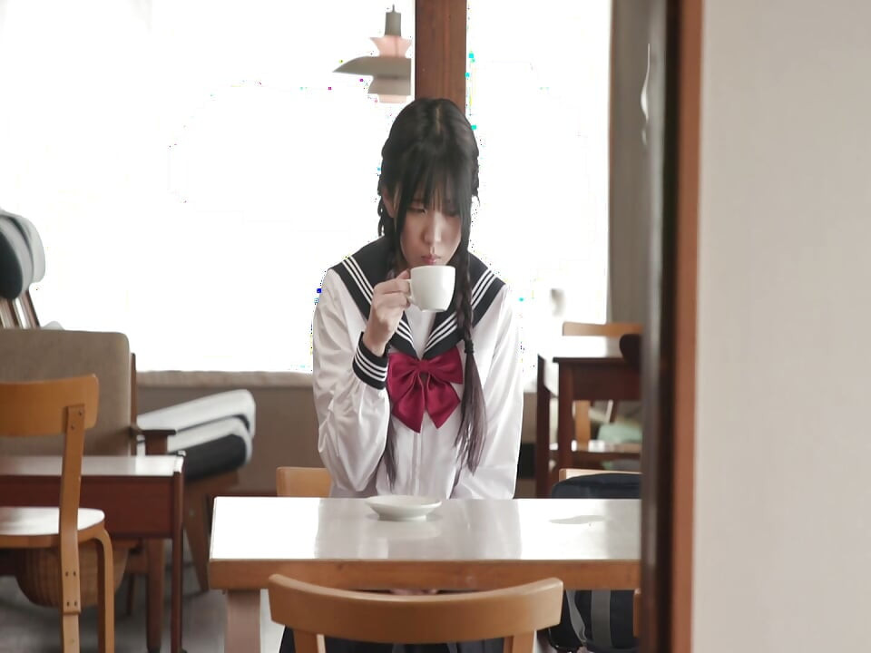 A146G01 A young girl with braided black hair seduces the café owner!? A perverted game secretly falling into masochistic pleasure.