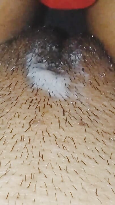 Une étudiante desi baise avec de la lumière à gaz. Vidéo de doigtage d’une fille desi super sexy