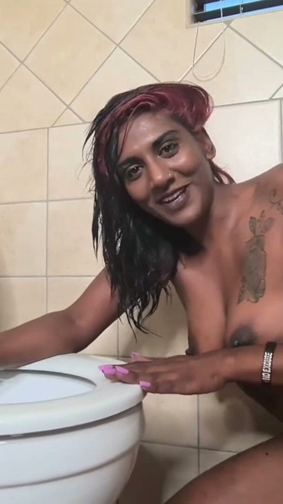 Desi slut human toilet dirty talk, head flush, toilet lick | Klipp 1