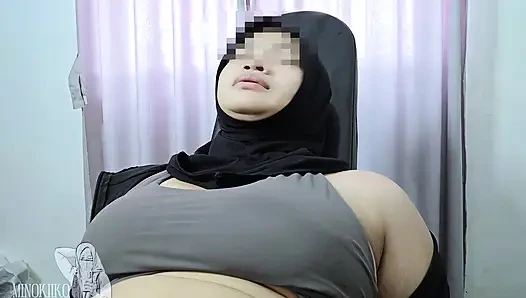 Asian Hijab Girl Pick A Wrong Gym Bag, Dildo in Her Pussy and Dick in Her Mouth - Minokiiko