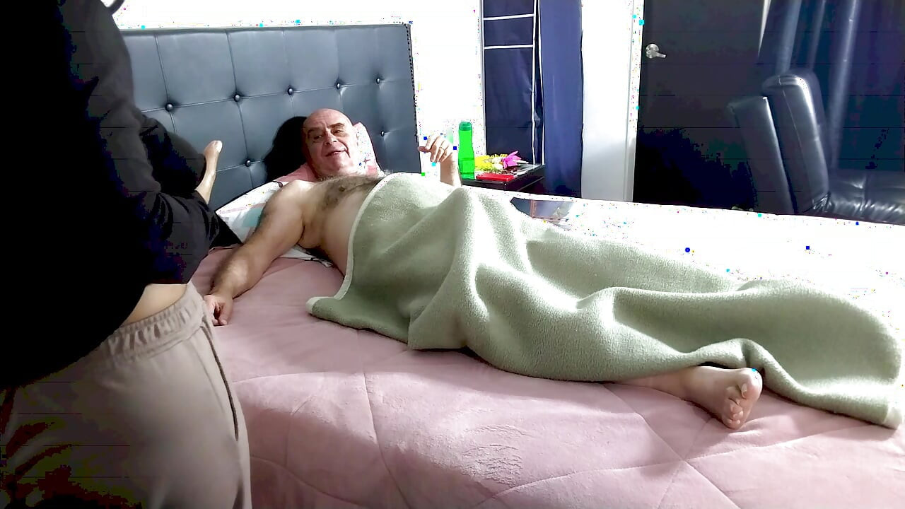 アダマンデーヴェとルポの抗いがたい誘惑