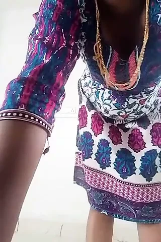 Swetha - обнаженная тамильская жена из дома