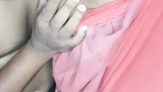 Ev hanımı koca seksi hintli kızı sikiyor