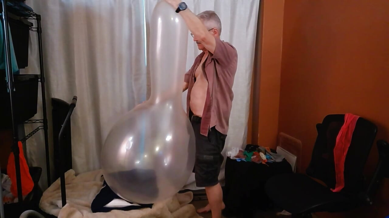 158) Daddy Pops 3 More Giant Balloons and Cums