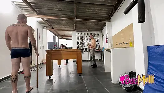 Götünün iyiliği için oynuyor