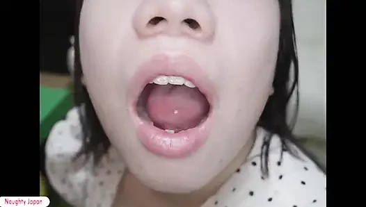 Tatlı bir gülümsemeye sahip Japon restoran personeli kimsenin beklemedüğü bir tarafla herkesi şaşırttı