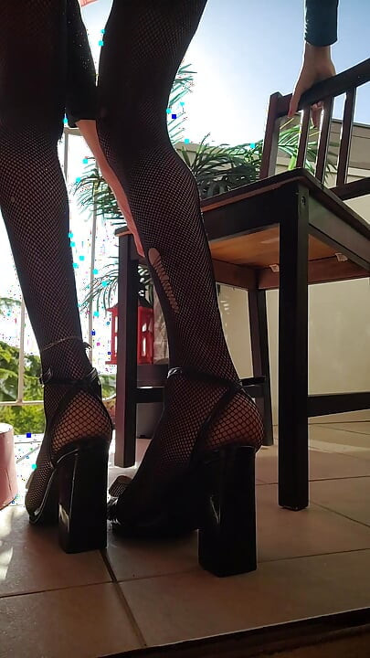CAM4 VanessaBarbie (23apr26) le Cul a L'air sur Balcon VaneSsaBiTCHx PariS ChienneTrvprod91