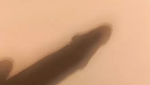 Büyük oğlan mastürbasyon yapıyor